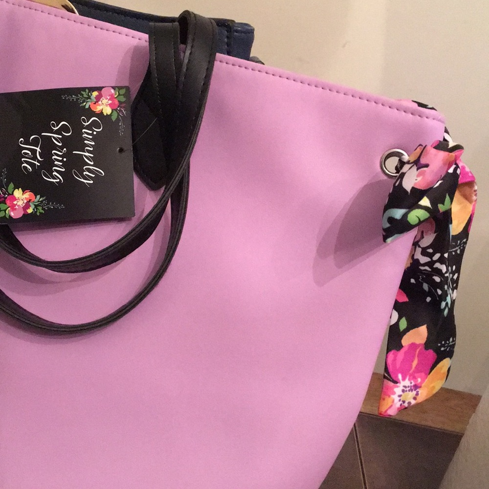 🌸💐 Simply Spring Tote💐🌺 - Picture 3 of 5